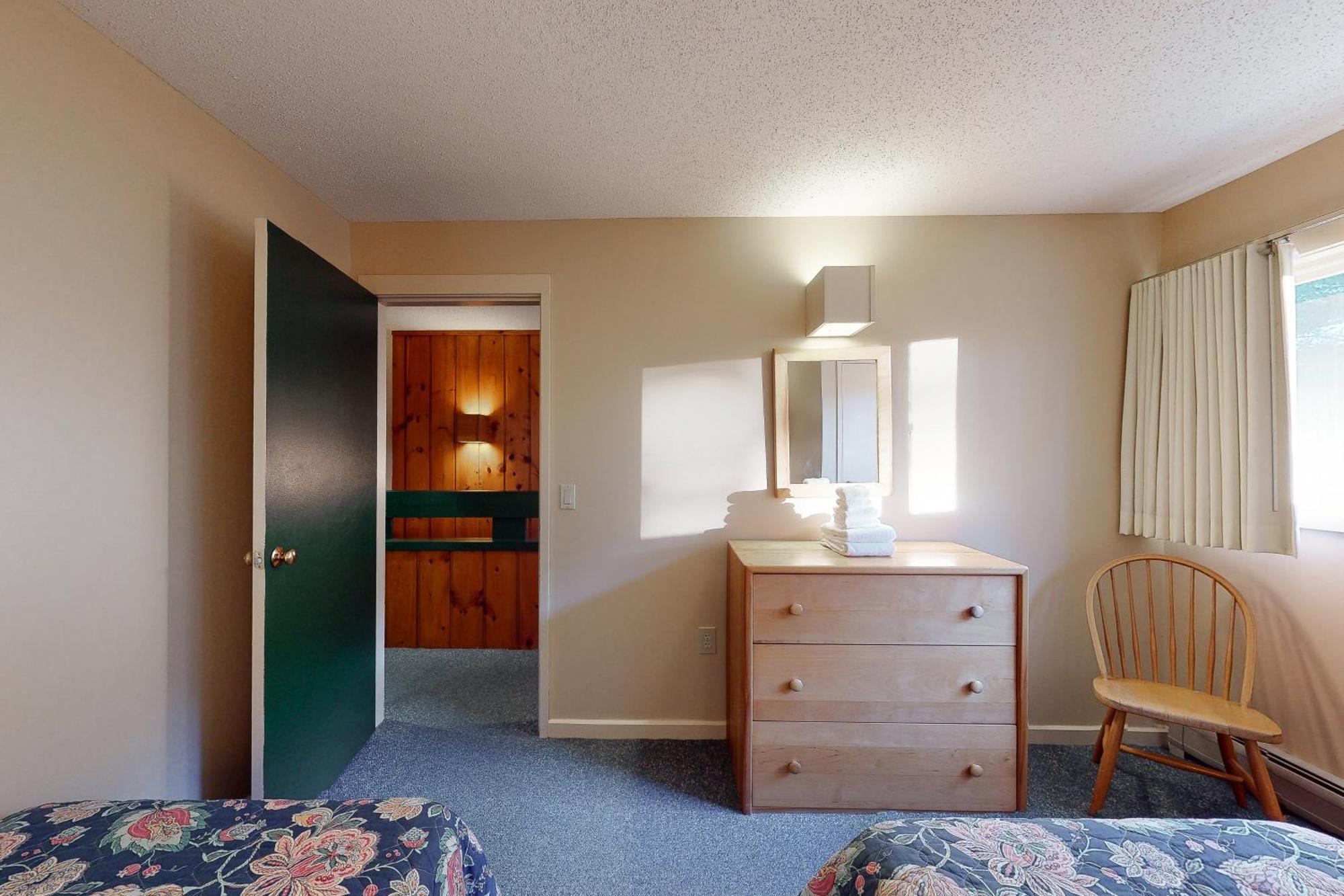 Village Green II Stowe Room photo