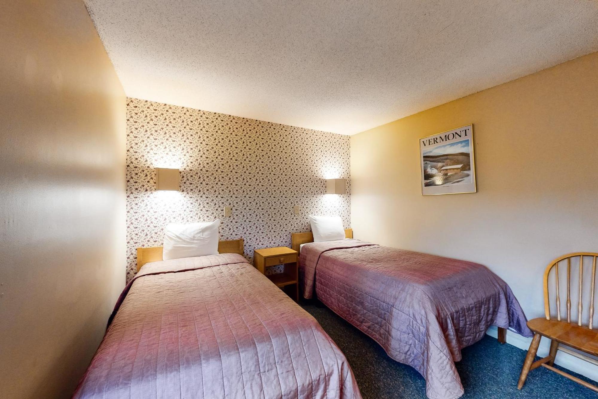 Village Green II Stowe Room photo