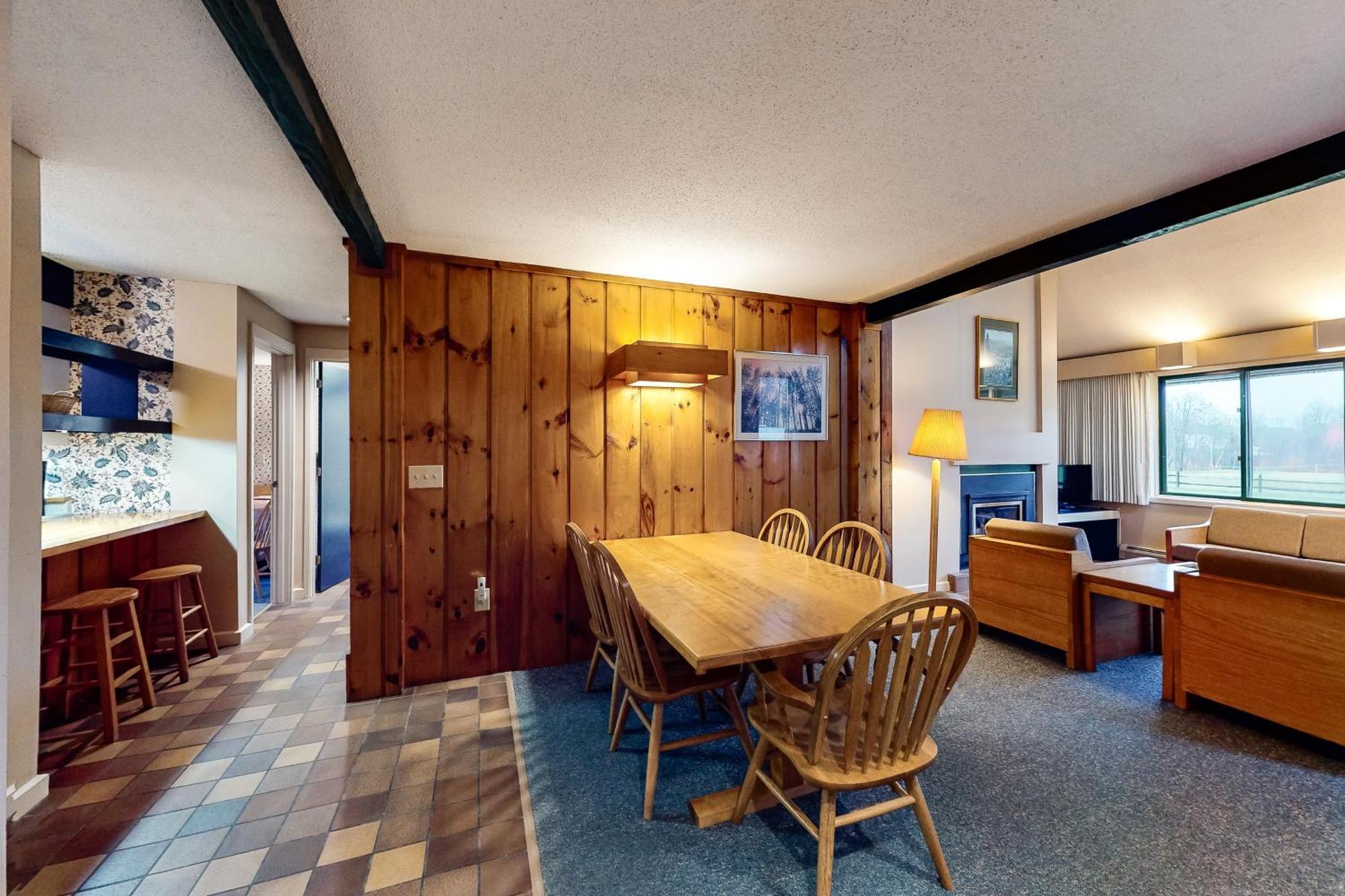 Village Green II Stowe Room photo