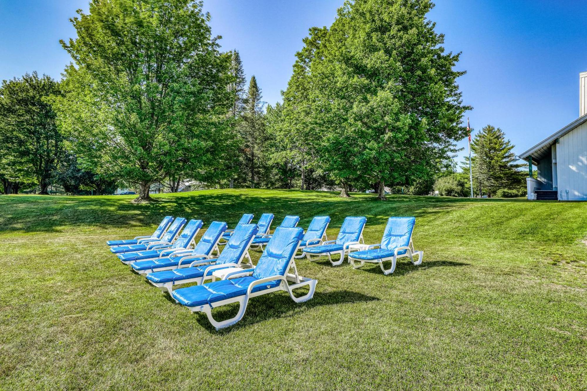 Village Green II Stowe Room photo